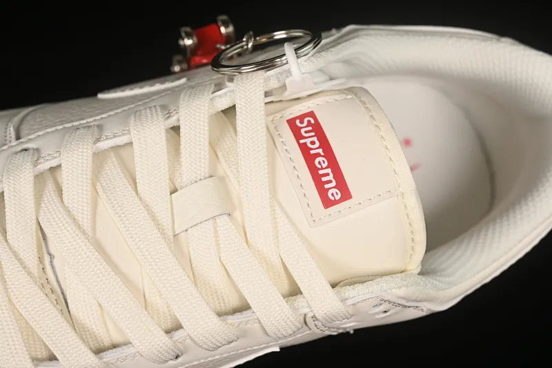 All Categories Nk SB Dunk Series Nk SB Dunk Low Low-top sneakers Supreme x Nk Dunk Low joint model-beige SB low-top casual sneakers FC1688-146